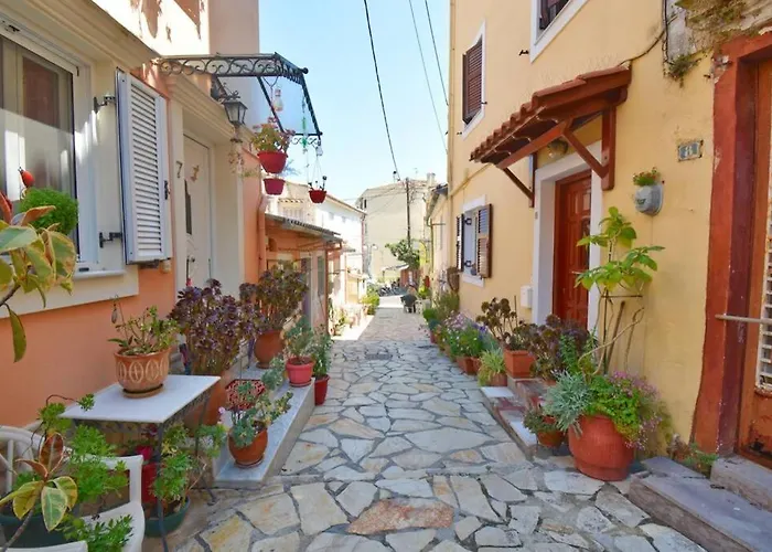 Zia Maria\'S House Next To Corfu Port