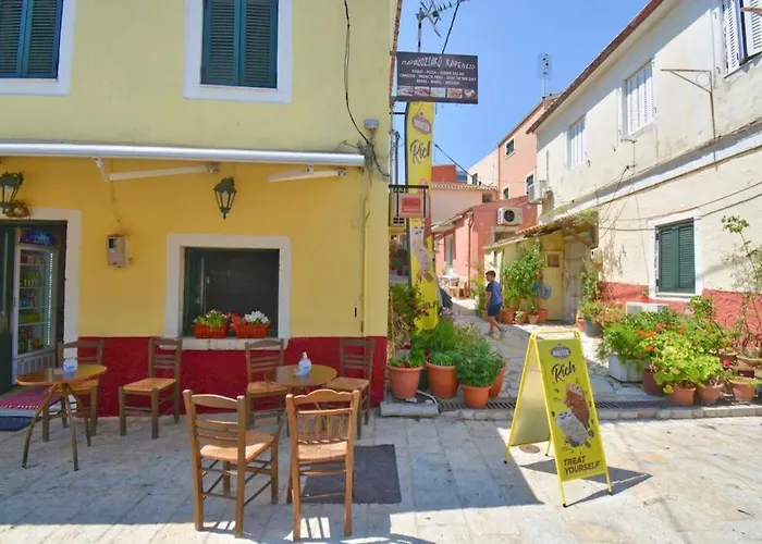 Zia Maria\'S House Next To Corfu Port
