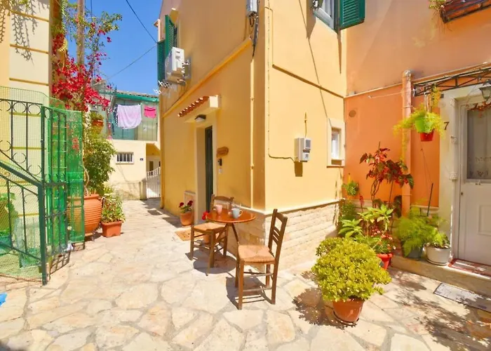 Zia Maria\'S House Next To Corfu Port